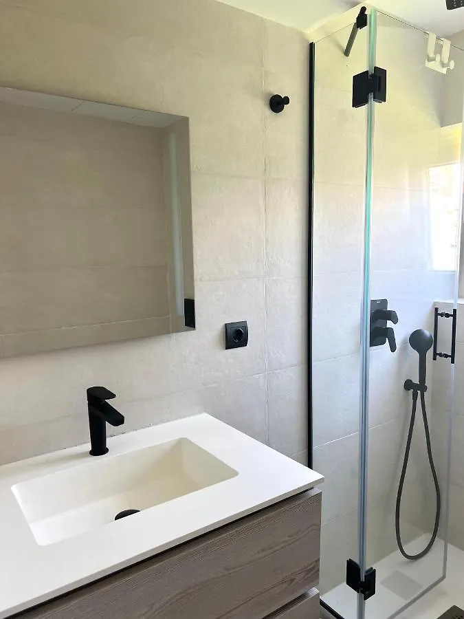 Modern 3 Bedroom Apartment Situated In Luxury Beachfront Gated Community Torremolinos 0*,